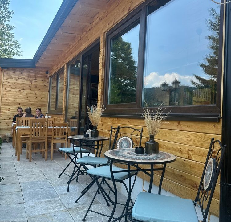 planina-tara-restoran-Laganini-na-planini-1