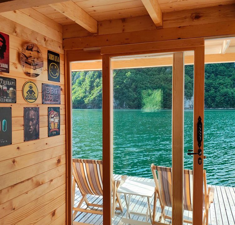 splav-bb-jezero-perućac-smeštaj-odmor-3