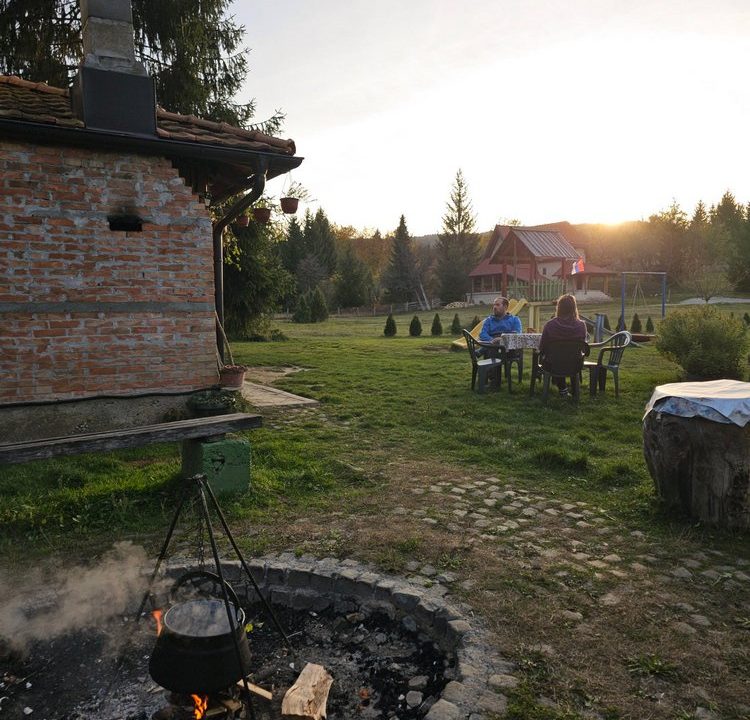 vikendica-miki-smeštaj-na-tari-osluša-11