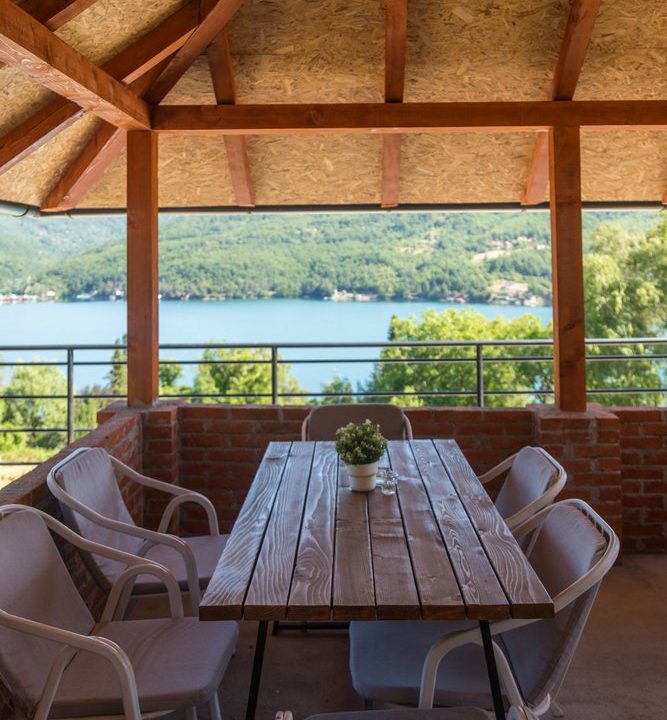 perućac-apartmani-maja-smeštaj-2025 (37)