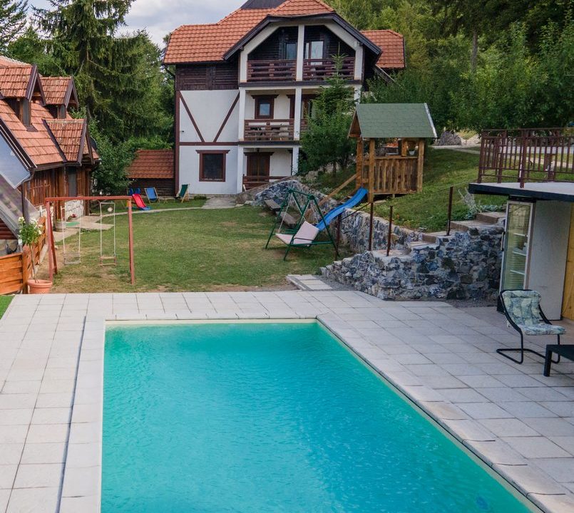 Apartmani-Andrić-Tara-Smeštaj-sa-bazenom-odmor-grupe (57)