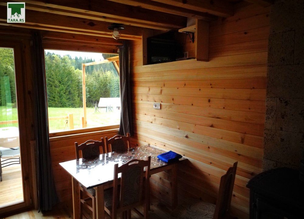brvnara-panda-planina-tara-smeštaj-14