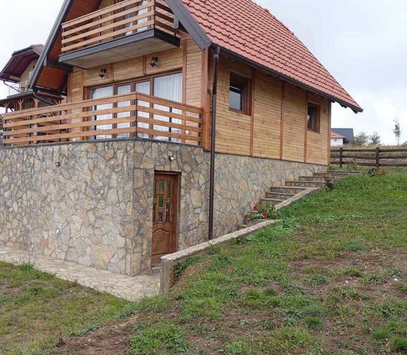 vikendica-tarska-tajna-perišić-planina-tara-1 (3)