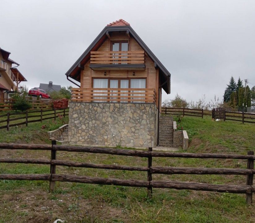 vikendica-tarska-tajna-perišić-planina-tara-1 (5)
