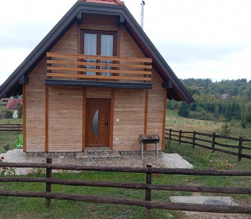 vikendica-tarska-tajna-perišić-planina-tara-1 (9)