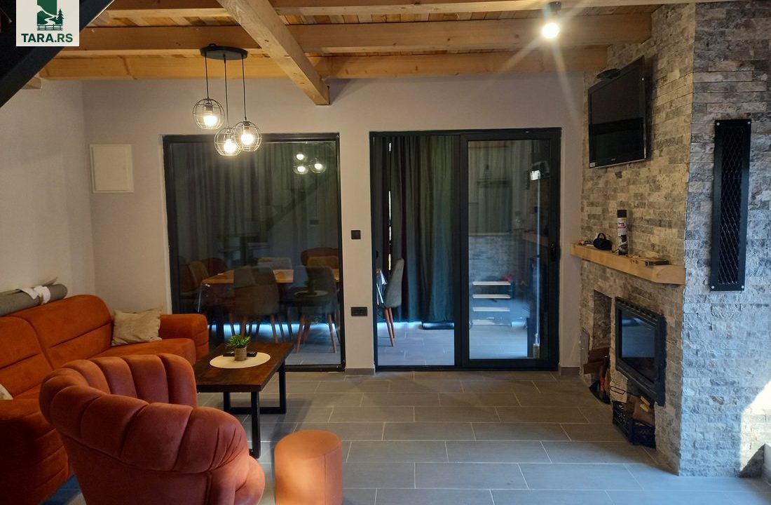 brvnara-tarin-osmeh-smeštaj-tara-sekulić-11